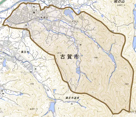 米多比とその周辺の地図。町の範囲を重ねている