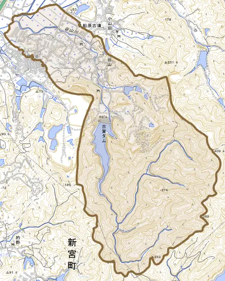 谷山とその周辺の地図。町の範囲を重ねている