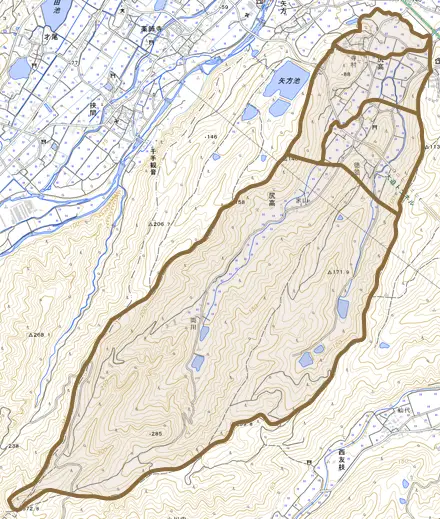 大字尻高とその周辺の地図。町の範囲を重ねている