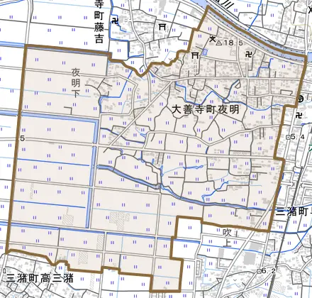 大善寺町夜明とその周辺の地図。町の範囲を重ねている