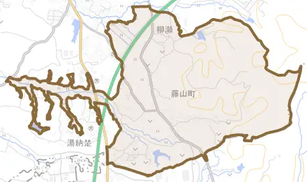 藤山町とその周辺の地図。町の範囲を重ねている