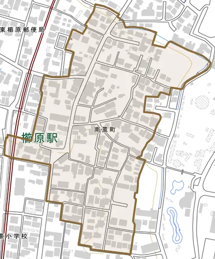 南薫町とその周辺の地図。町の範囲を重ねている