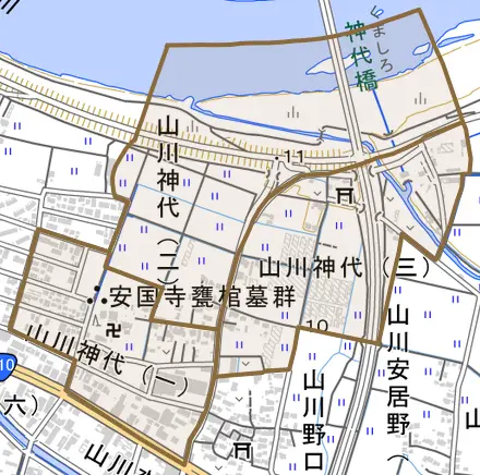 山川神代とその周辺の地図。町の範囲を重ねている