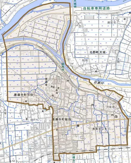 善導寺町飯田とその周辺の地図。町の範囲を重ねている