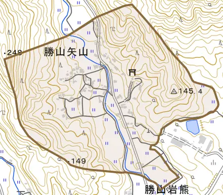勝山矢山とその周辺の地図。町の範囲を重ねている
