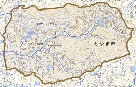 高田町上楠田とその周辺の地図。町の範囲を重ねている