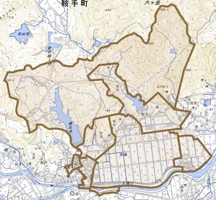 本城とその周辺の地図。町の範囲を重ねている