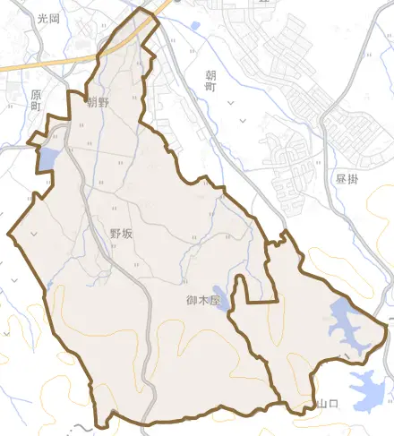 野坂とその周辺の地図。町の範囲を重ねている
