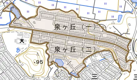 泉ヶ丘とその周辺の地図。町の範囲を重ねている