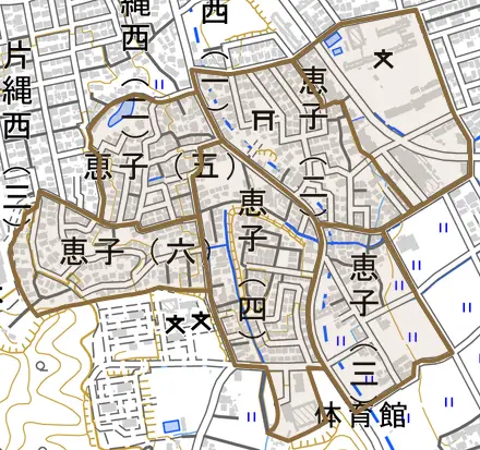恵子とその周辺の地図。町の範囲を重ねている