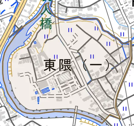 東隈とその周辺の地図。町の範囲を重ねている