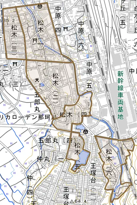 松木とその周辺の地図。町の範囲を重ねている