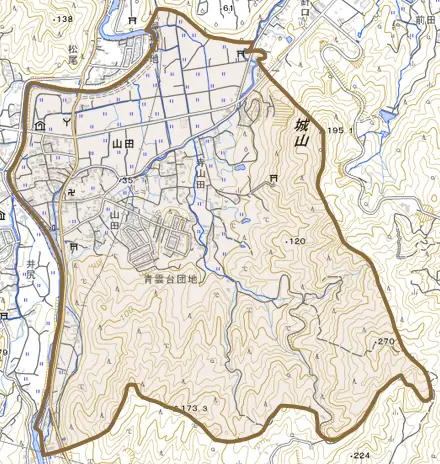 大字山田とその周辺の地図。町の範囲を重ねている