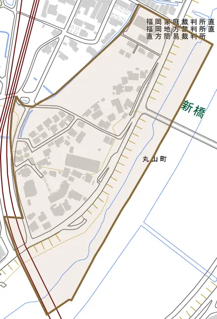 丸山町とその周辺の地図。町の範囲を重ねている