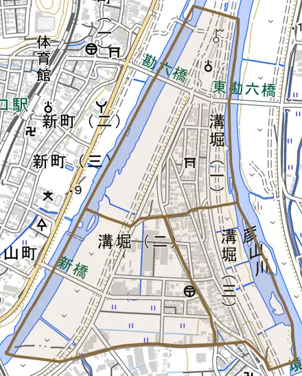 溝堀とその周辺の地図。町の範囲を重ねている