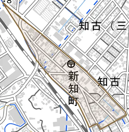 新知町とその周辺の地図。町の範囲を重ねている