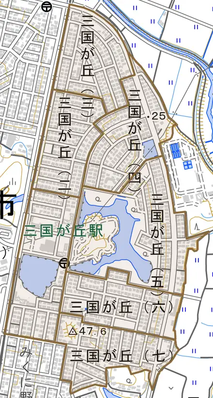 三国が丘とその周辺の地図。町の範囲を重ねている