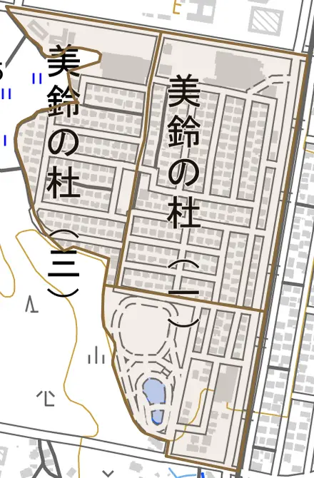 美鈴の杜とその周辺の地図。町の範囲を重ねている