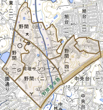 野間とその周辺の地図。町の範囲を重ねている