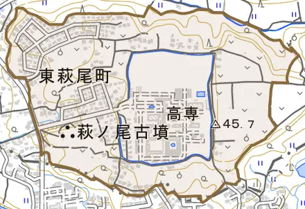 東萩尾町とその周辺の地図。町の範囲を重ねている