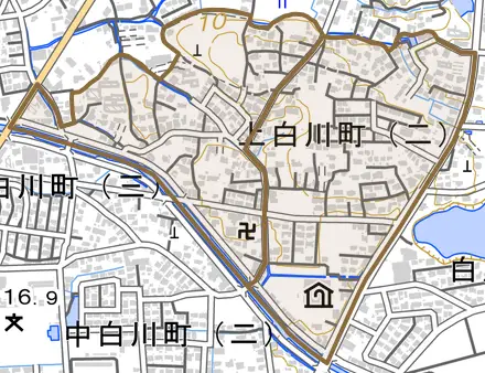 上白川町とその周辺の地図。町の範囲を重ねている