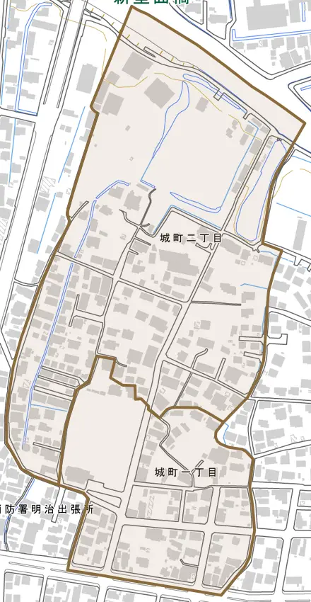 城町とその周辺の地図。町の範囲を重ねている