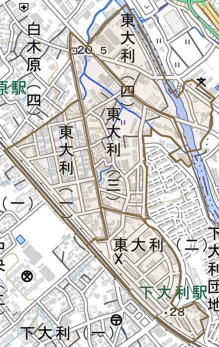 東大利とその周辺の地図。町の範囲を重ねている
