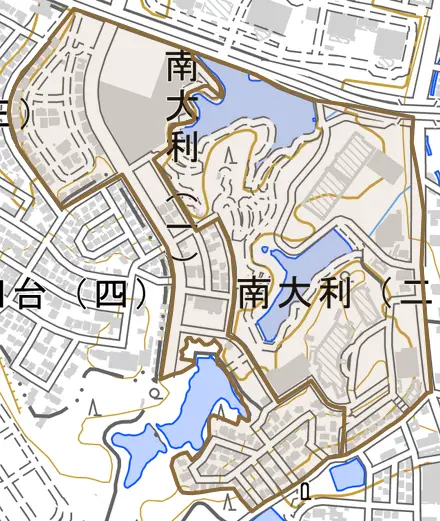 南大利とその周辺の地図。町の範囲を重ねている