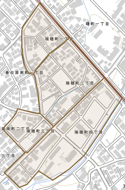 瑞穂町とその周辺の地図。町の範囲を重ねている