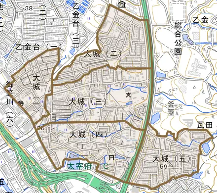 大城とその周辺の地図。町の範囲を重ねている