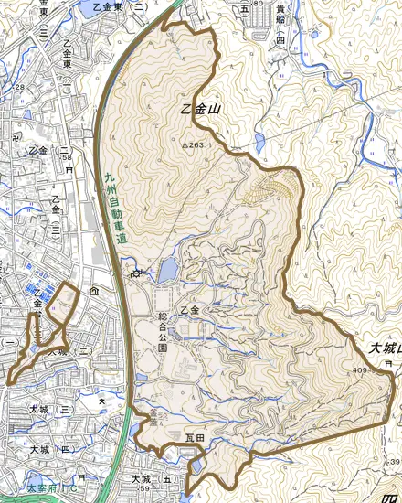 大字乙金とその周辺の地図。町の範囲を重ねている