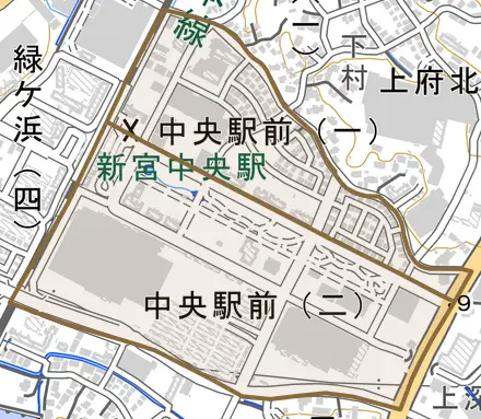 中央駅前とその周辺の地図。町の範囲を重ねている