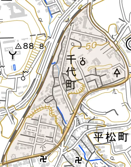 千代町とその周辺の地図。町の範囲を重ねている