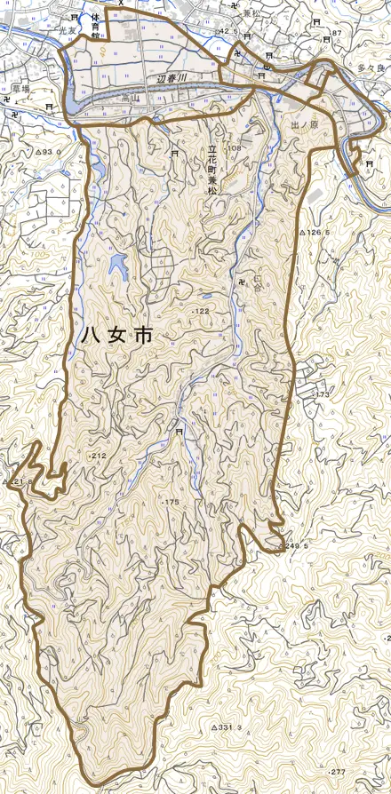 立花町兼松とその周辺の地図。町の範囲を重ねている