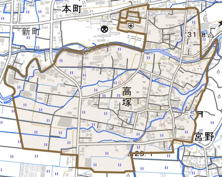 高塚とその周辺の地図。町の範囲を重ねている