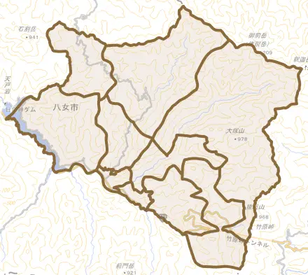 矢部村北矢部とその周辺の地図。町の範囲を重ねている