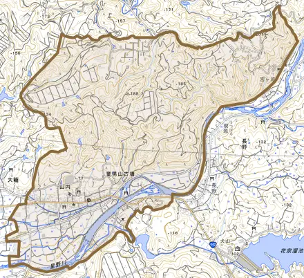 山内とその周辺の地図。町の範囲を重ねている