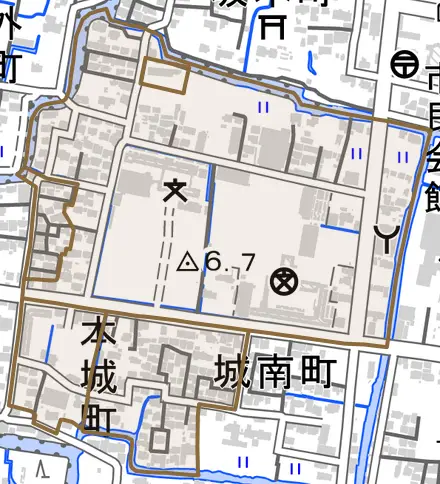 本城町とその周辺の地図。町の範囲を重ねている