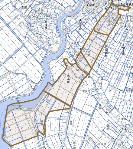 吉富町とその周辺の地図。町の範囲を重ねている