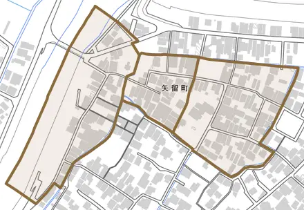 矢留町とその周辺の地図。町の範囲を重ねている