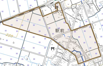 字駅前とその周辺の地図。町の範囲を重ねている