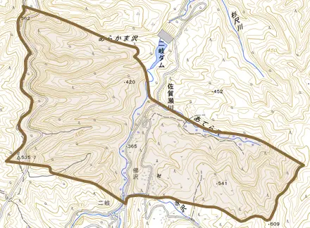 佐賀瀬川とその周辺の地図。町の範囲を重ねている