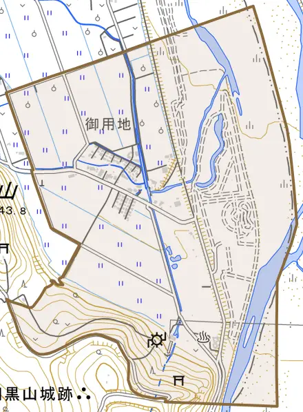 字家東とその周辺の地図。町の範囲を重ねている