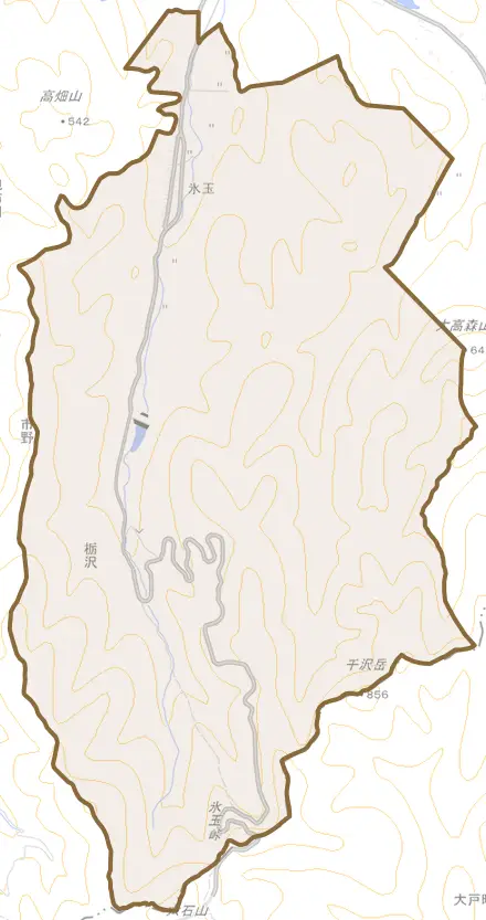 氷玉字関山甲とその周辺の地図。町の範囲を重ねている