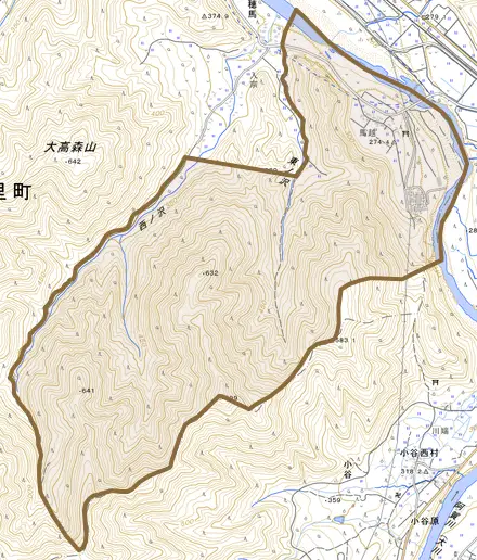 穂馬字家廻乙とその周辺の地図。町の範囲を重ねている
