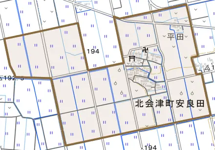 北会津町安良田とその周辺の地図。町の範囲を重ねている