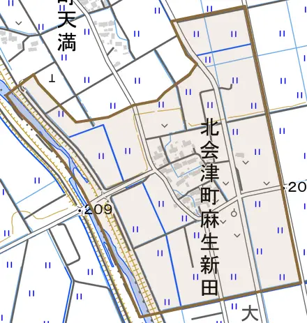 北会津町麻生新田とその周辺の地図。町の範囲を重ねている