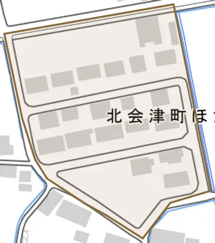 北会津町ほたるの森とその周辺の地図。町の範囲を重ねている