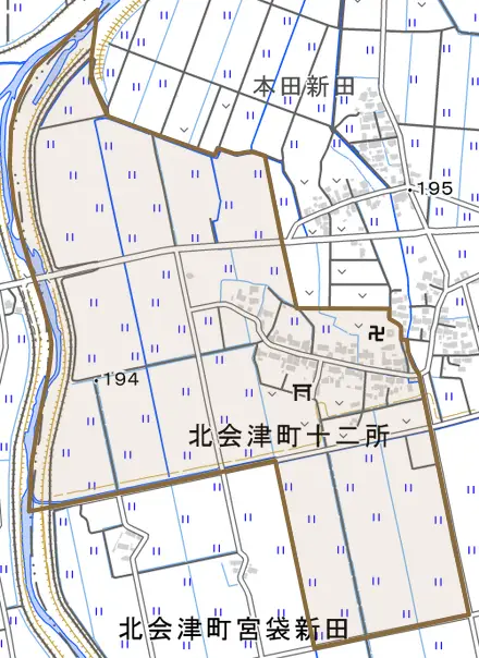 北会津町十二所とその周辺の地図。町の範囲を重ねている
