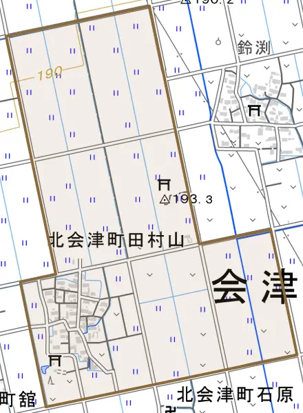 北会津町田村山とその周辺の地図。町の範囲を重ねている